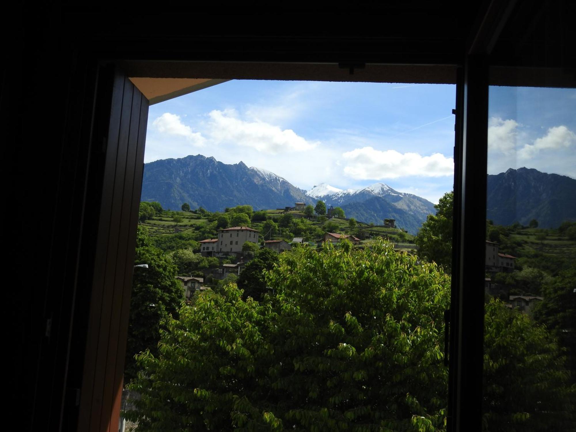 La Casa Di Clara Bed & Breakfast Esine Dış mekan fotoğraf